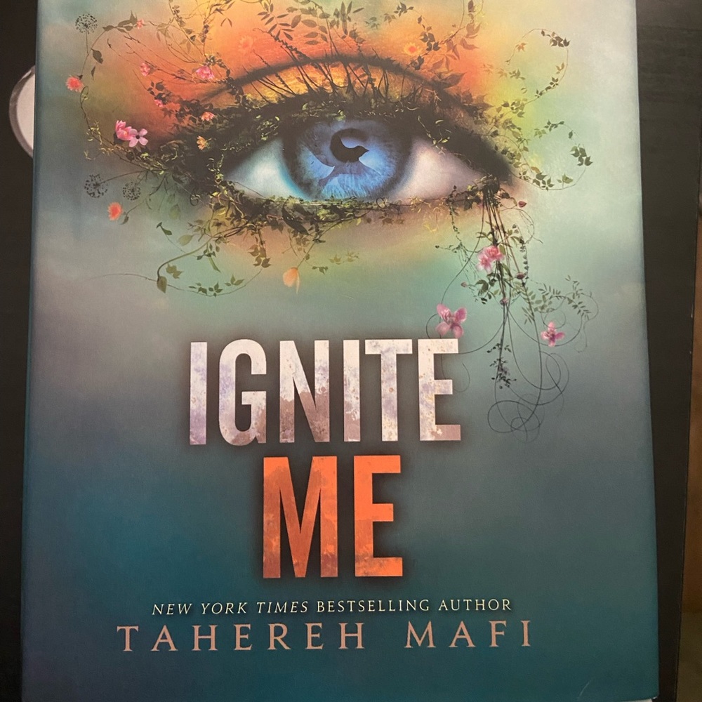 * SOLD Tahereh Mafi Ignite Me Hardcover